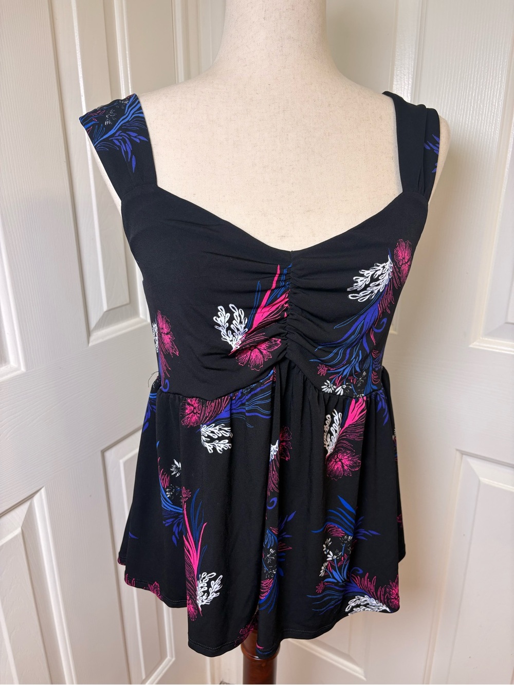 Torrid Floral Black Floral Sleeveless Tank Top Black Pink Size 00 (XL)